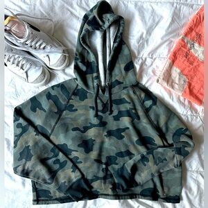 Women’s Cropped Camouflage Hoodie